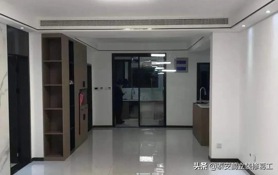 中央空调只开一个出风口费电吗,中央空调不要出风口能便宜多少