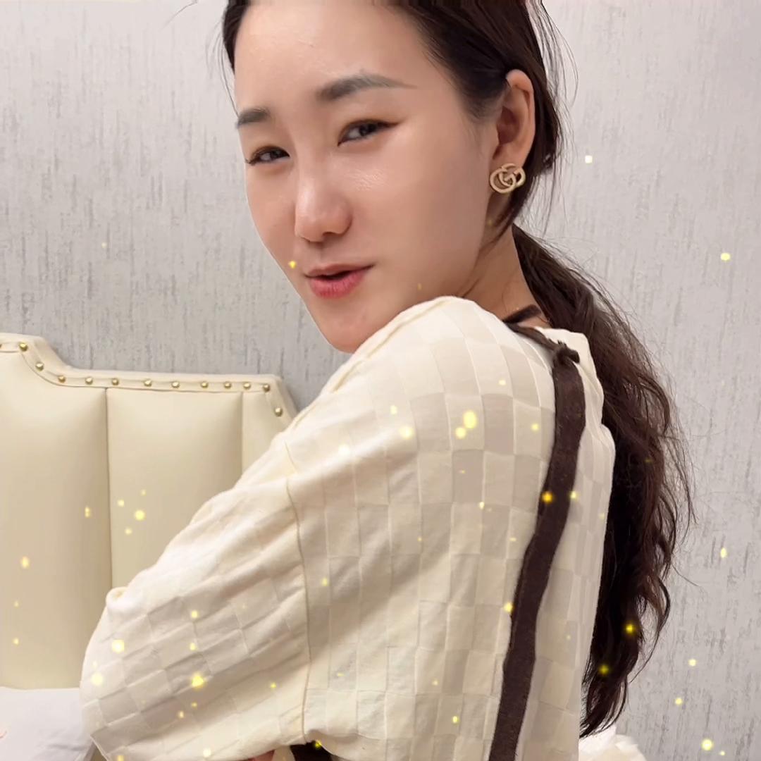 女儿11岁长期和妈妈一起睡好不好,女童11岁了仍不愿和妈妈分床睡