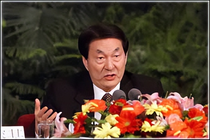 1998年，*镕基朱**反腐遭人质疑，江同志：*党**就是你的后盾