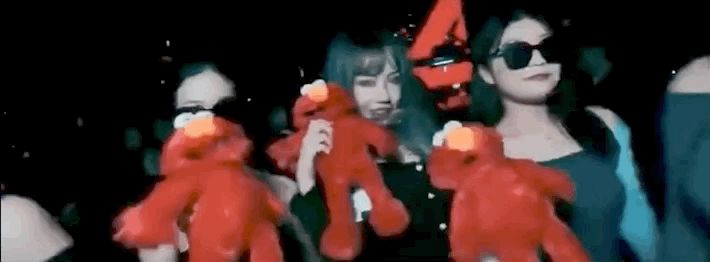 我们和一位专业气氛组小姐姐，聊了聊真实的夜店