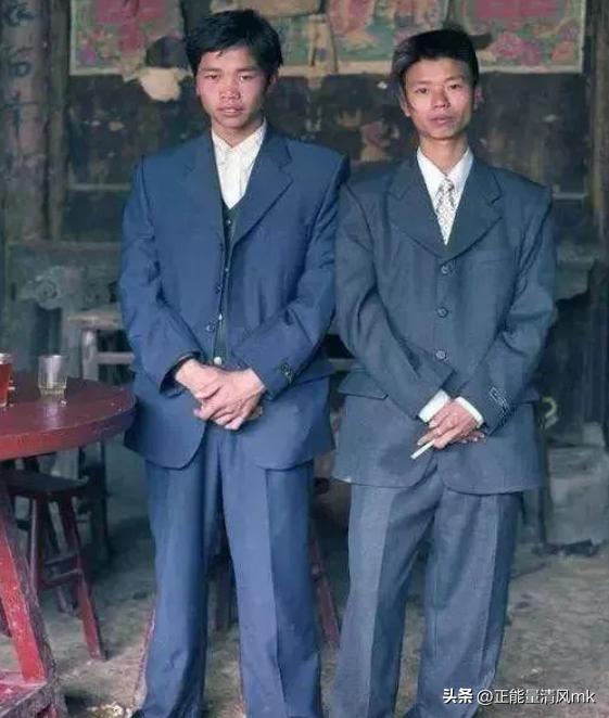 日本暴行老照片,日军女子拍照