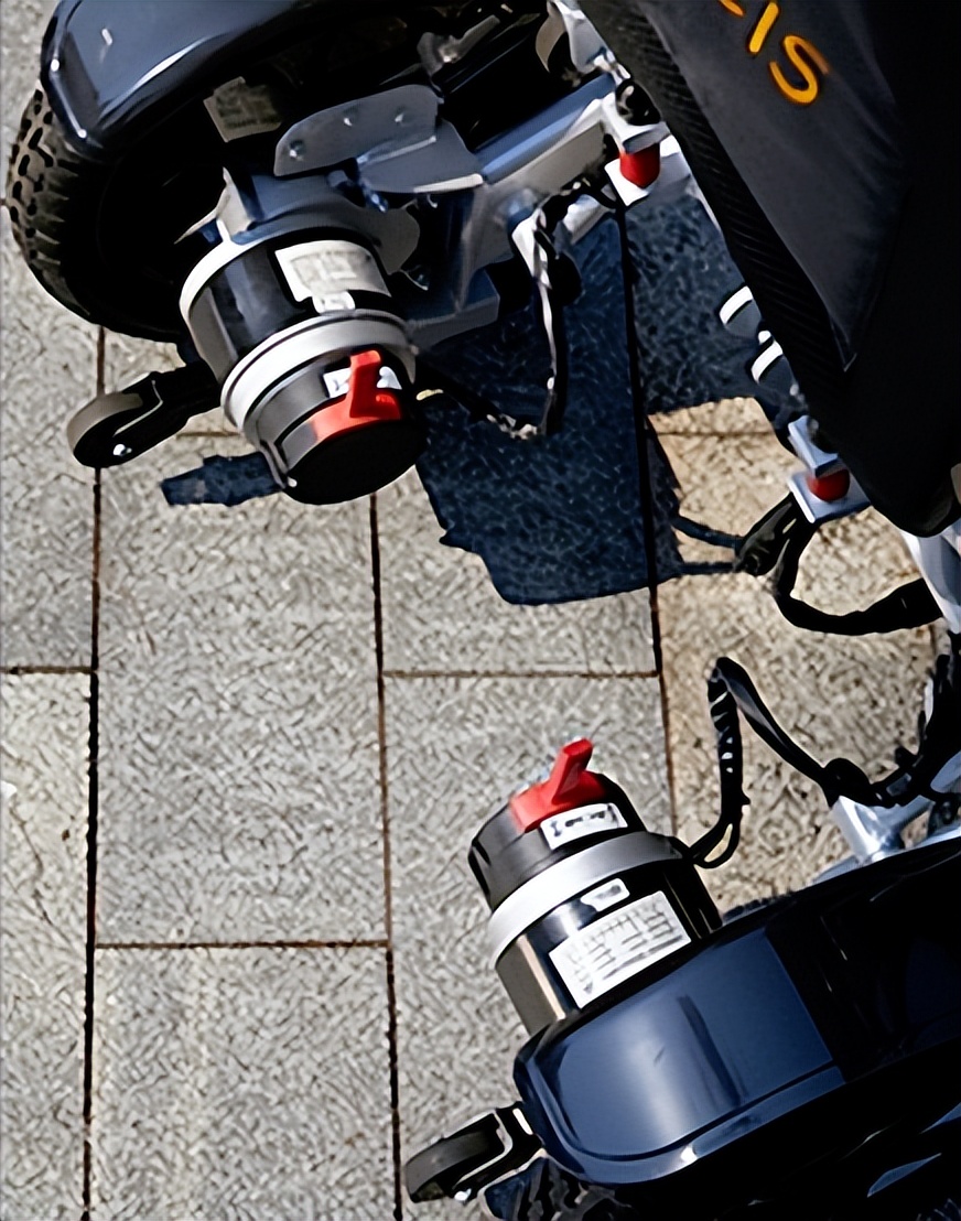 老年代步电动轮椅哪种品牌好,怎样选购老年电动轮椅