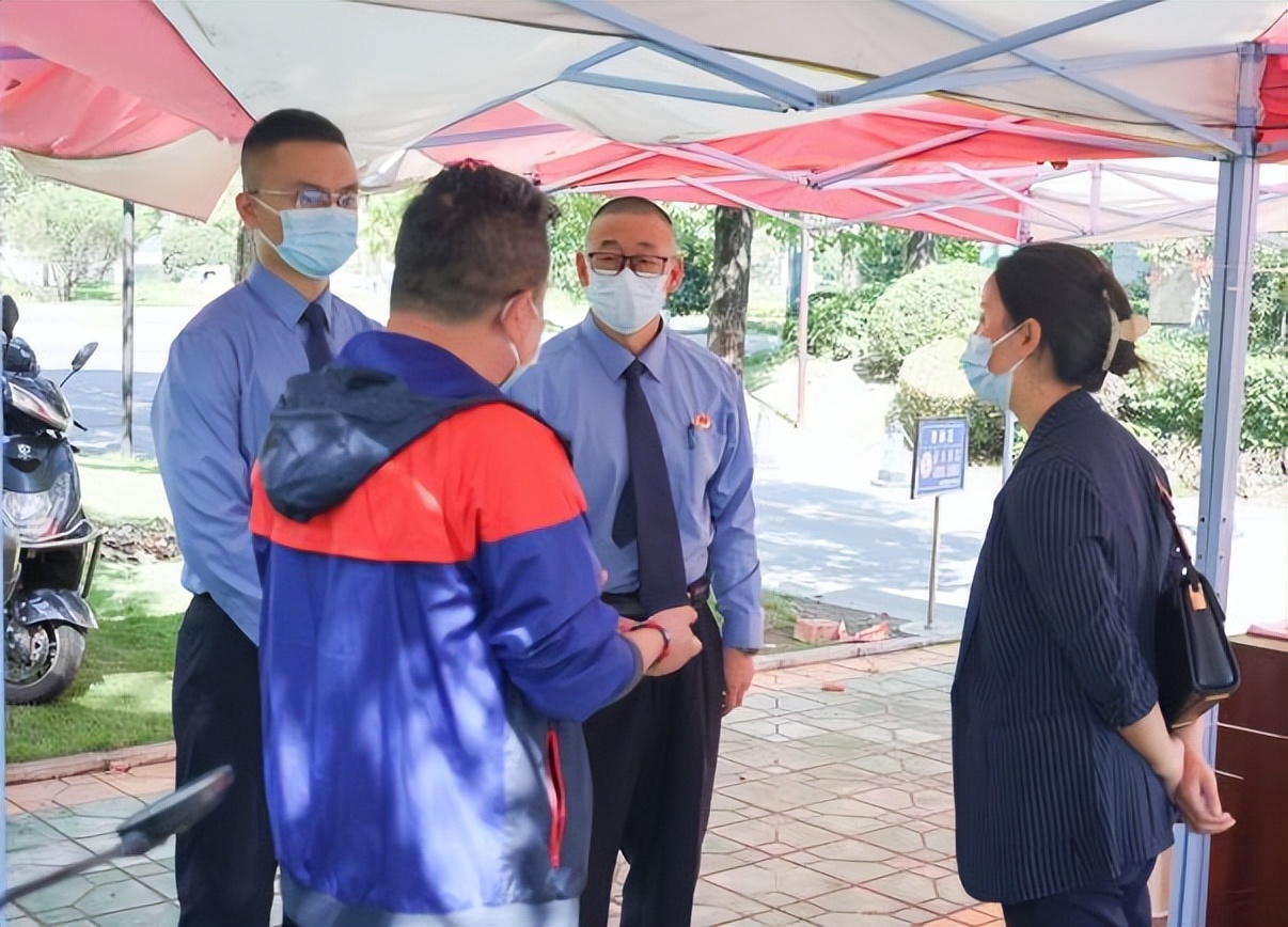 玩紫砂壶的利弊,老人要擦亮眼睛别给骗子机会