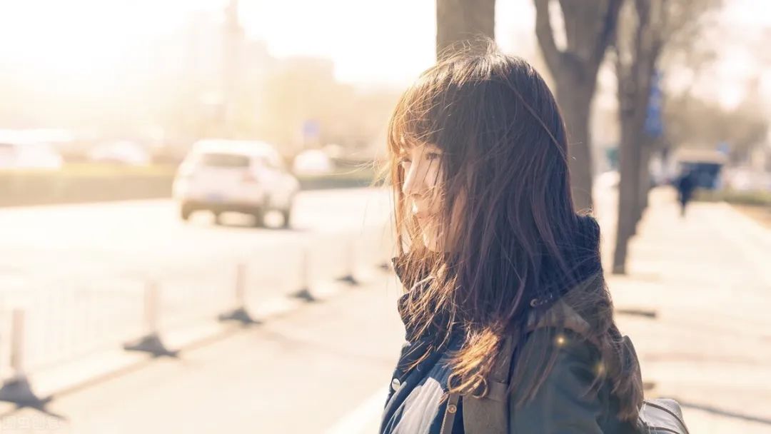 浅色头发染发怎么染,染发怎么染避免头发干枯毛躁