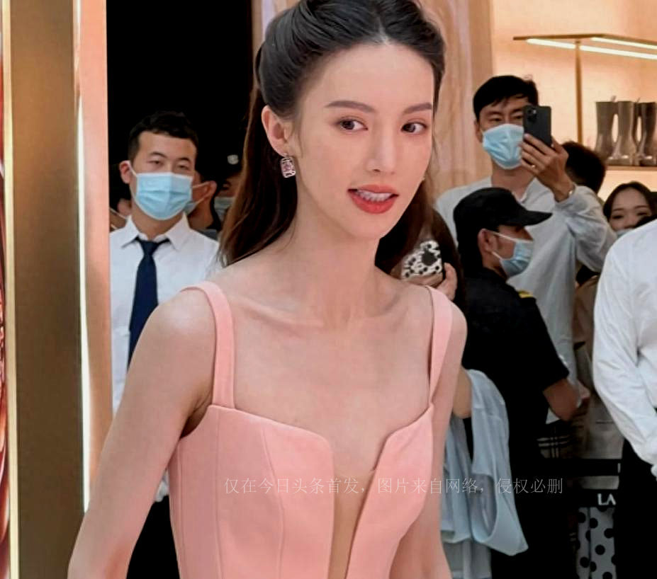 金晨瘦成排骨胸,金晨颖儿环球影视城