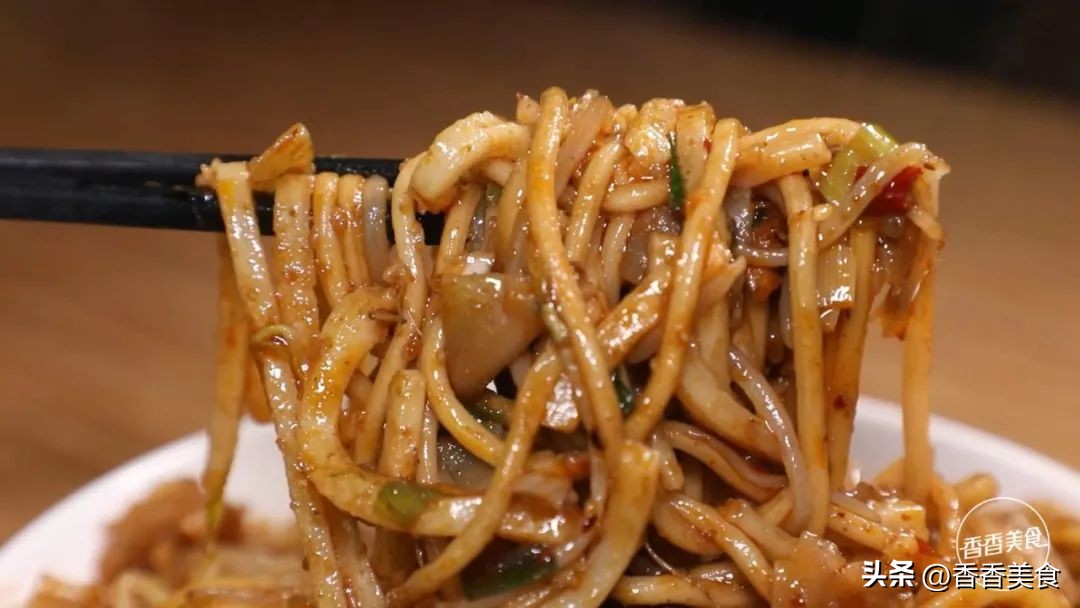 开了20年的街边小店,天津喝汤凉皮