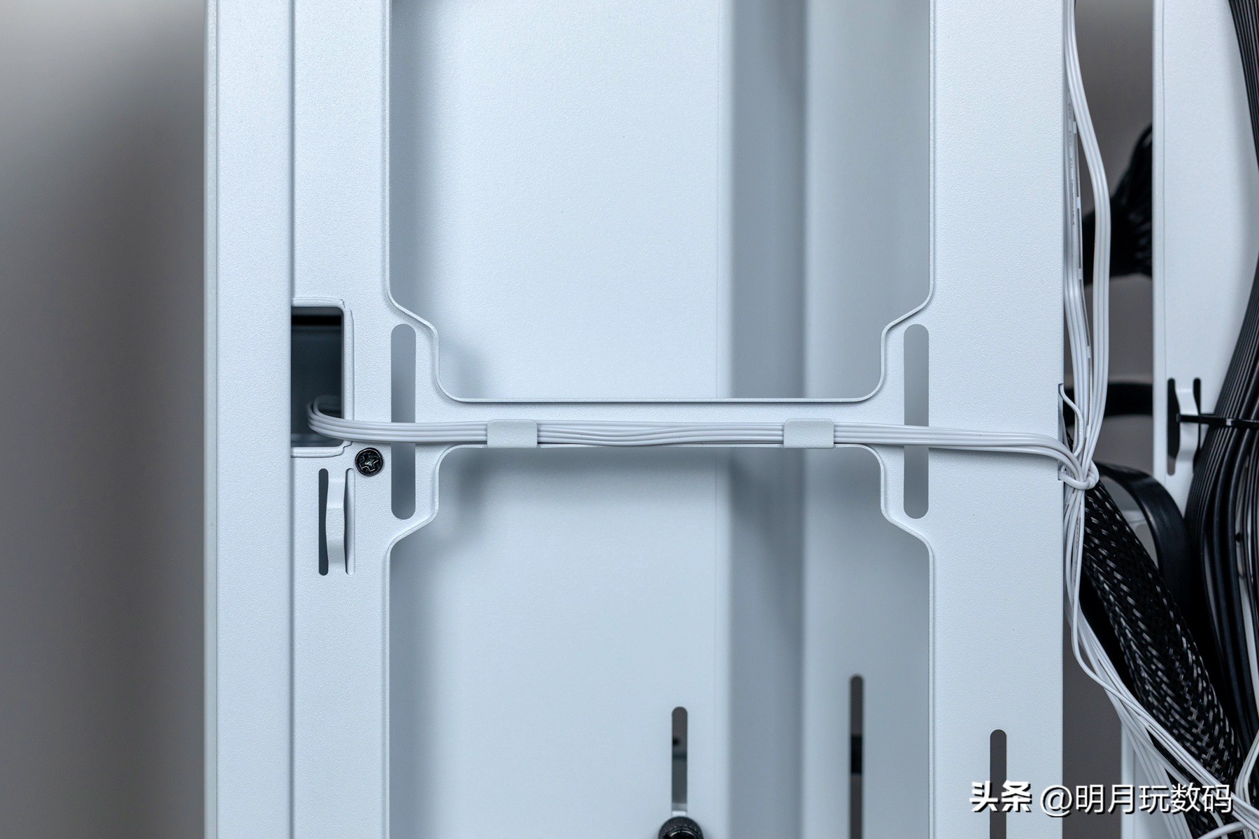 鑫谷昆仑御风机箱评测,鑫谷昆仑御风机箱分体式水冷