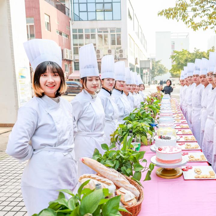 校企合作共建实训基地,校企专业共建