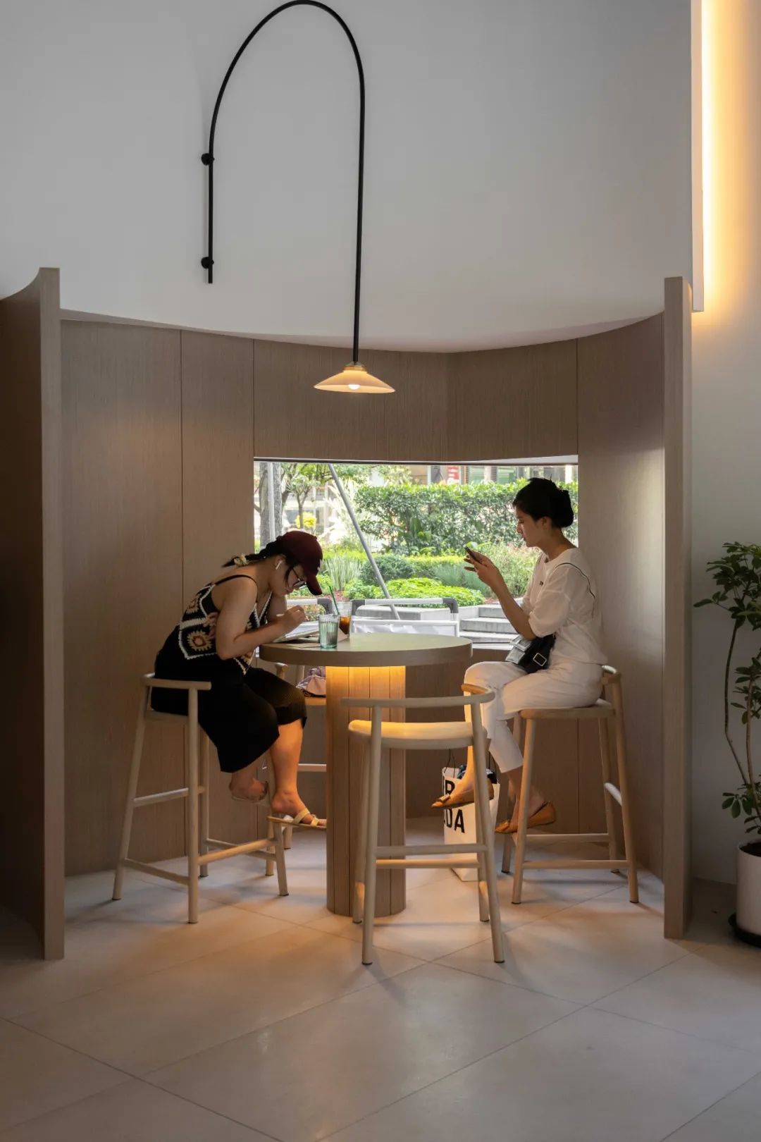 设计灵感丨高温+疫情，这18家“倒霉”的成都新店有什么看头？