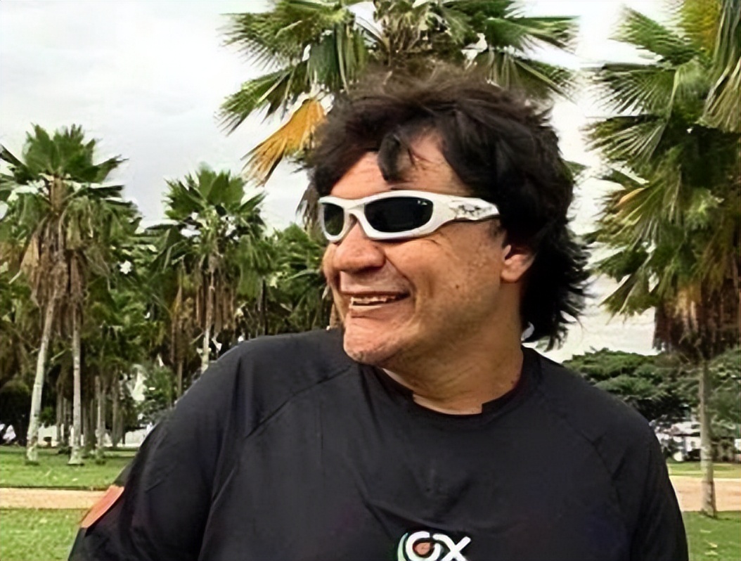 殴打球迷,殴打球迷的足球球员