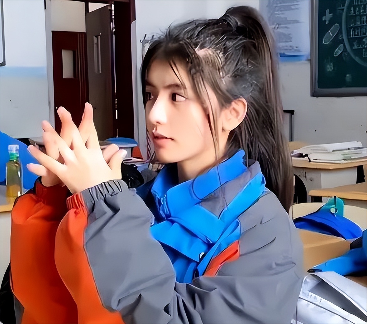 中学女生发型像鲶鱼须子图,女中学生发型鲶鱼须