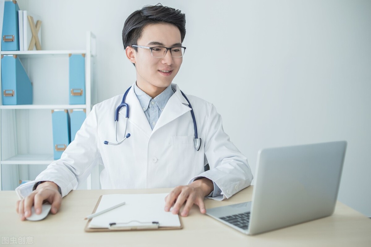 白癜风好转有哪些迹象,白癜风治疗怎样发现病情有好转