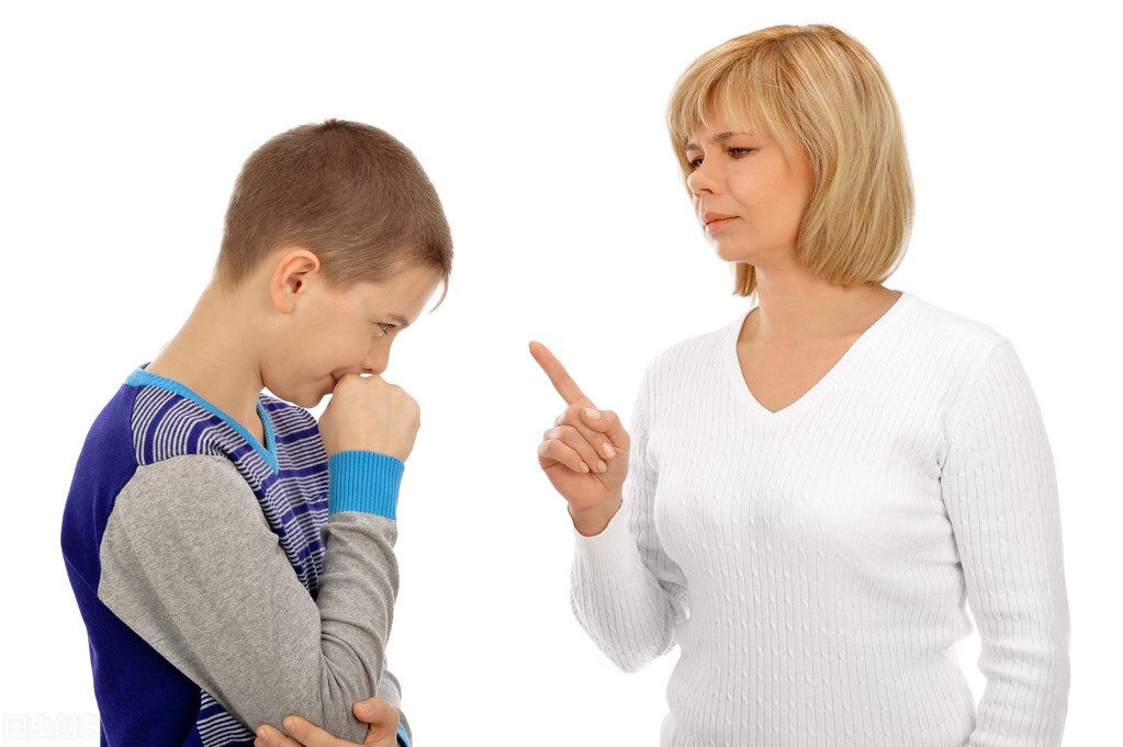 12岁弑母男孩事件教育启示,12岁弑母男孩如何处置才好