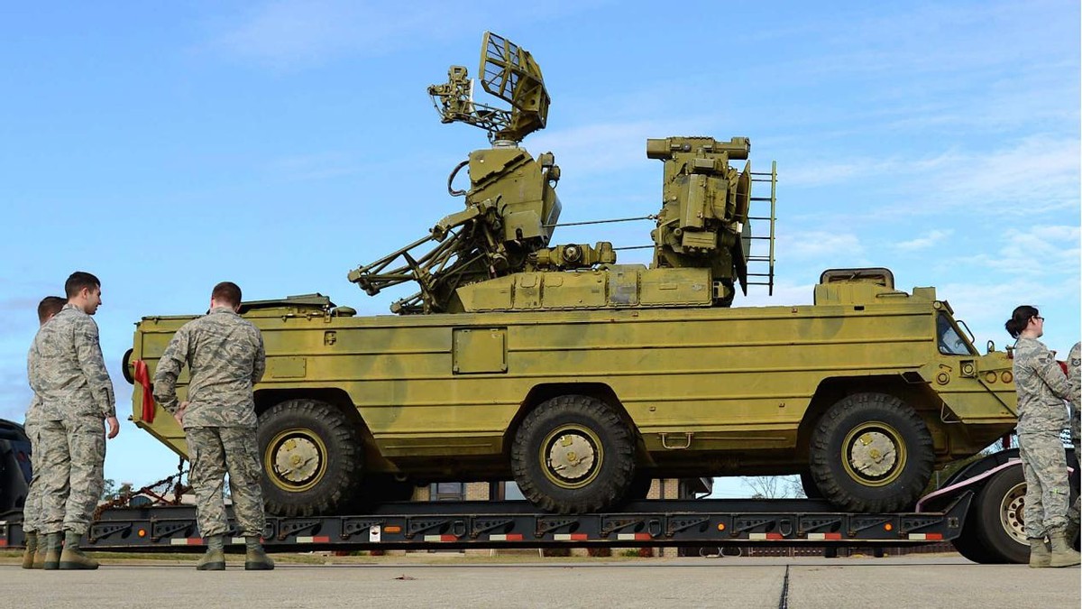 美国打苏联防空导弹,美国精准打击vs前苏联火力覆盖