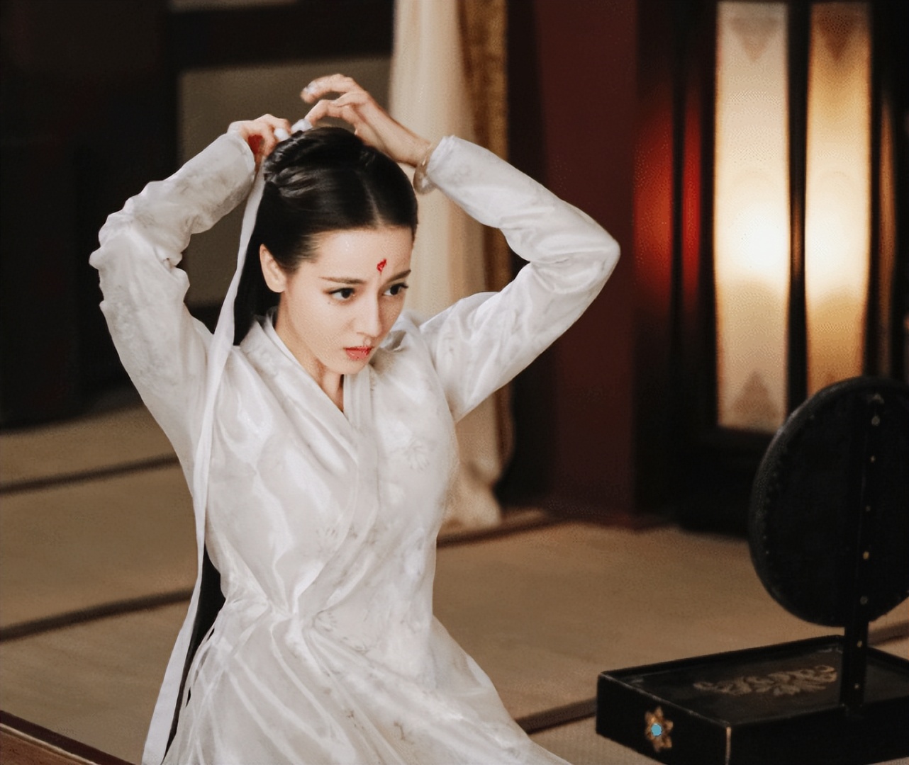 脸上有痘坑的明星,脸上爆痘特别多还好看的明星