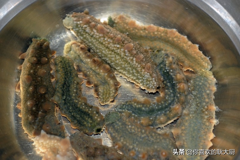 活海参怎么吃才是正确,放什么能使海参不腥气