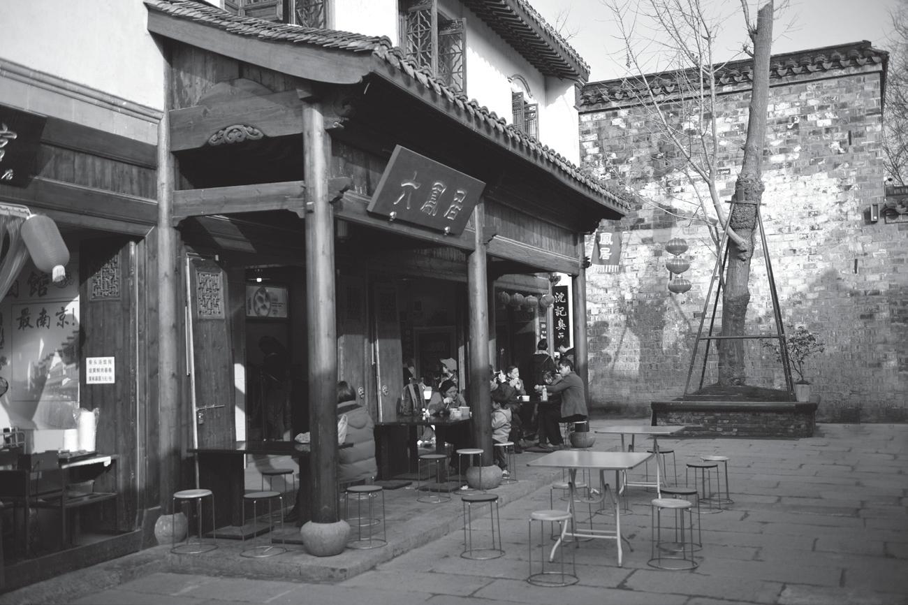 南邮食堂六凤居铁板饭,南京六凤居地址