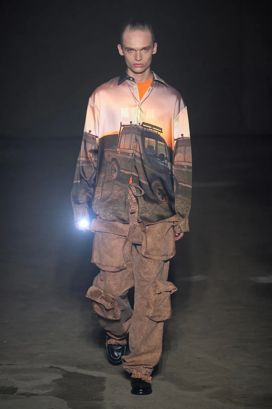 阿玛尼2024米兰春夏时装秀,2024米兰春夏时装周时间表