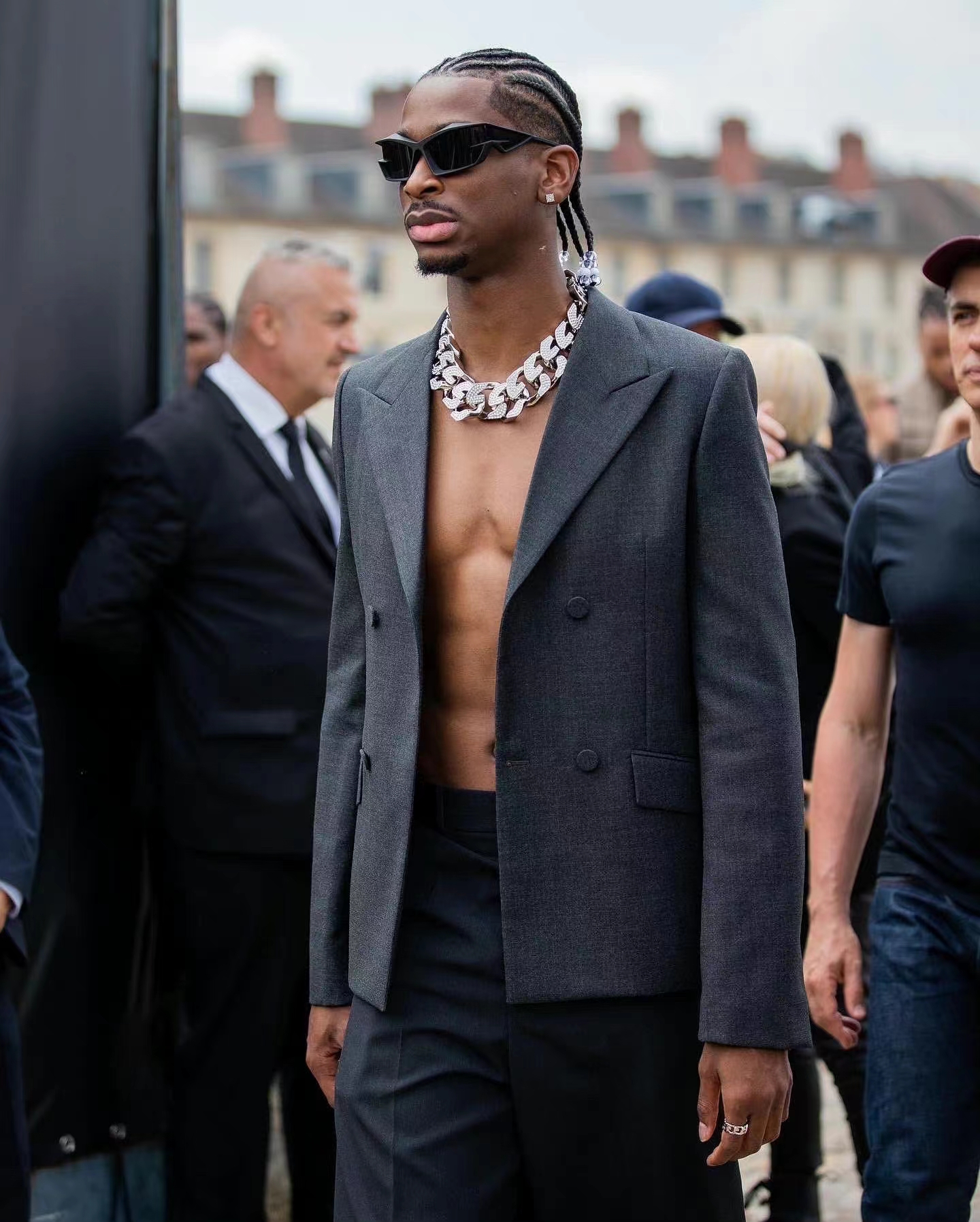 “大哥我想杀回去”，匡威最新篮球鞋来了