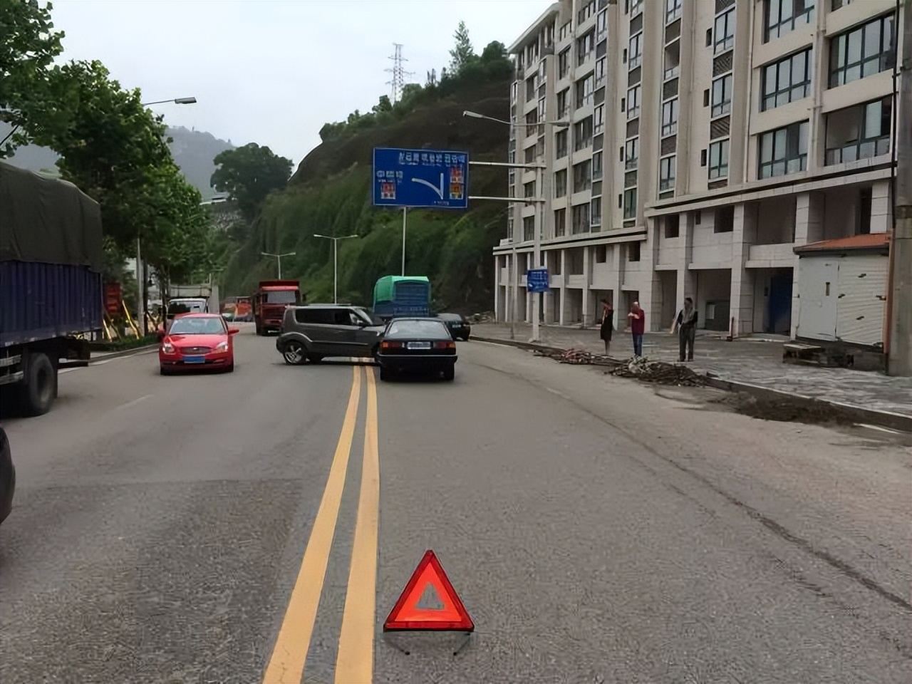 交通事故应该拍几张照片留着证据,发生交通事故需要拍哪几张照片