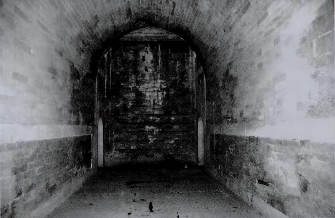 慈禧死后尸体为何不腐,慈禧遗体被扔棺外40天