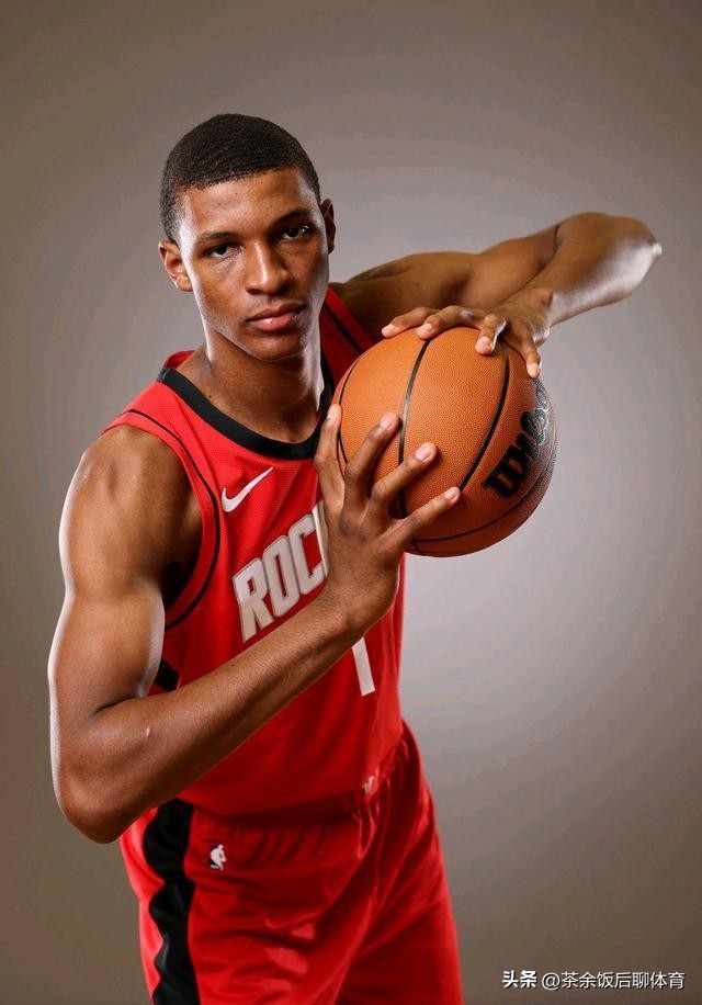 与詹姆斯交手过的nba父子,nba历史上第一对父子同台的是谁