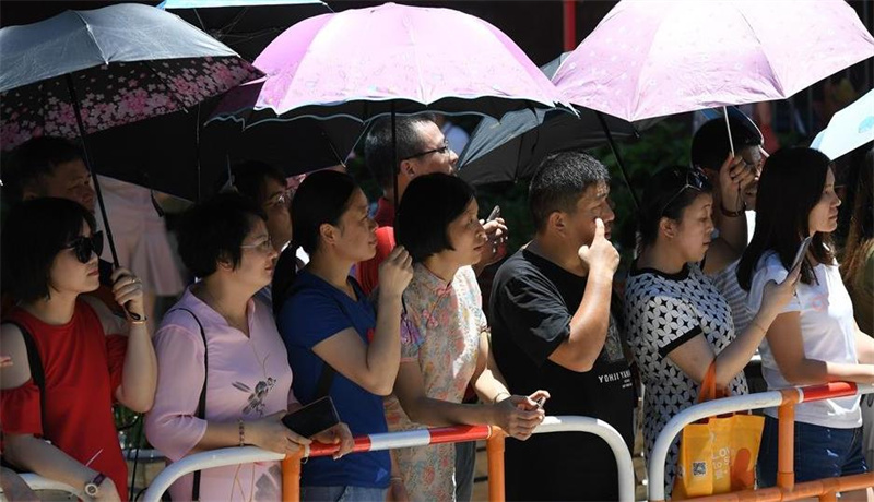 22岁北大女学生自杀背后:男友为情趣喊她“妈妈”,拍裸照作惩罚