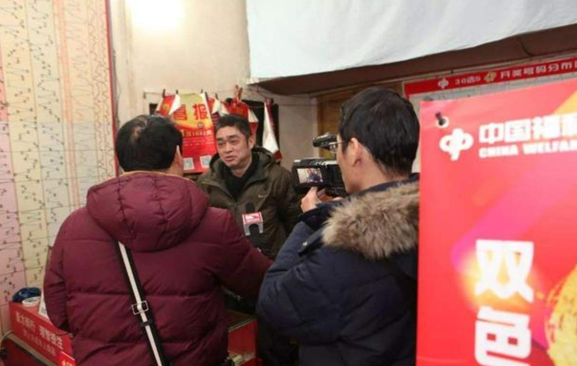 四川彩民中1782万元大奖,四川彩民中奖1.24亿现场说法