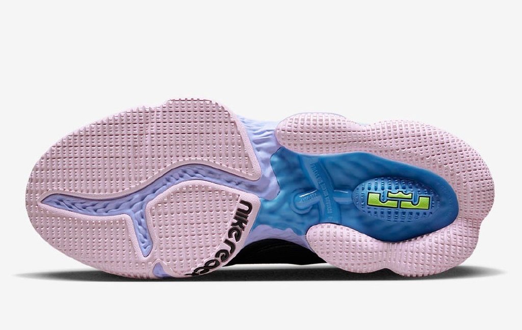 耐克欧文kyrie4,耐克詹姆斯最新上脚