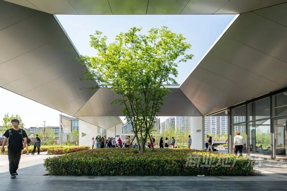 CRR百图斩｜公园里的新天地：上海蟠龙天地