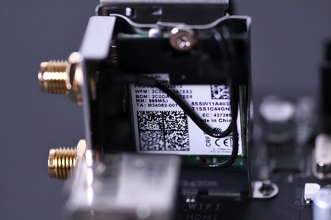 技嘉b760m电竞小雕是丐版吗,技嘉b760ddr4小雕评测