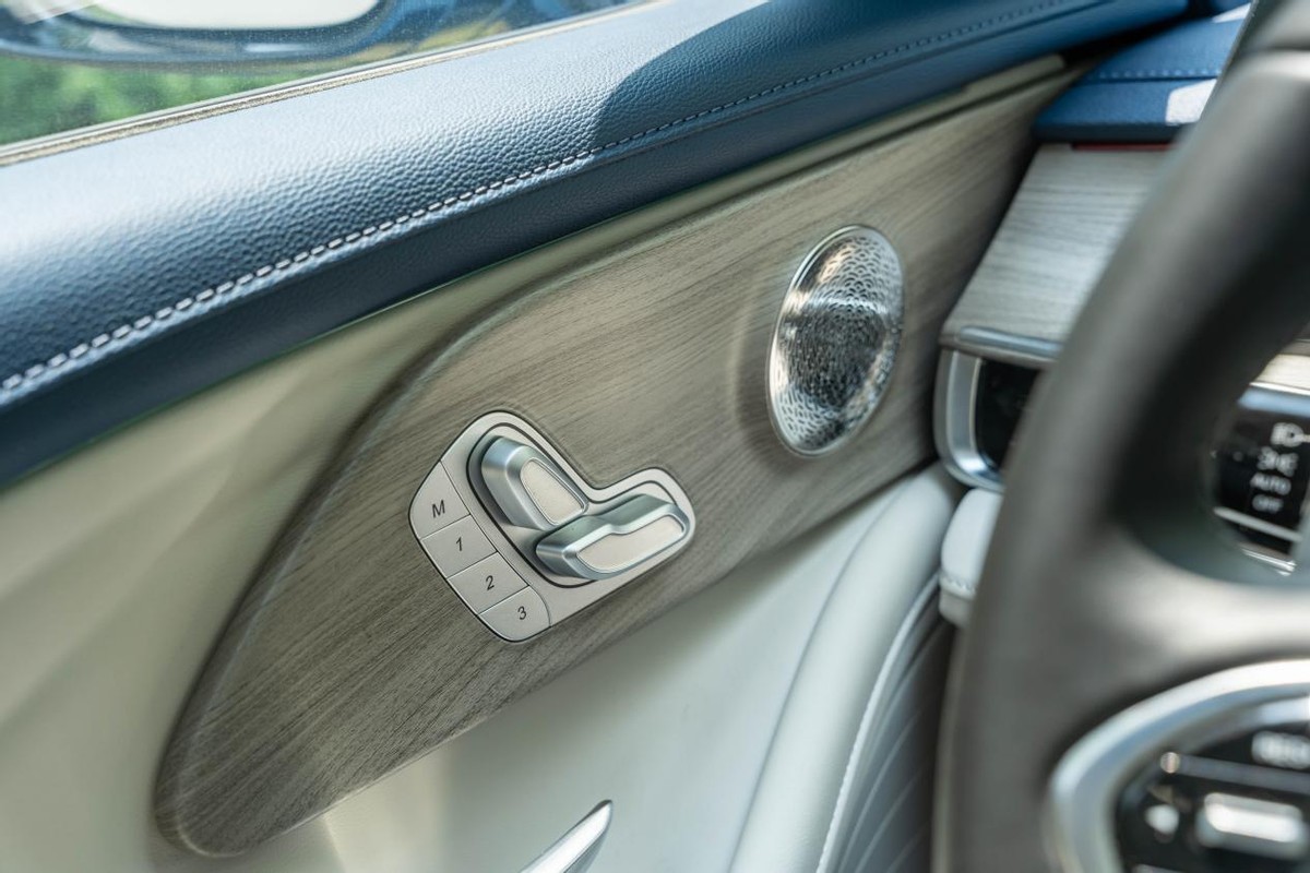 奇瑞艾瑞泽8新款2023落地价,奇瑞艾瑞泽8对比长安uni-v