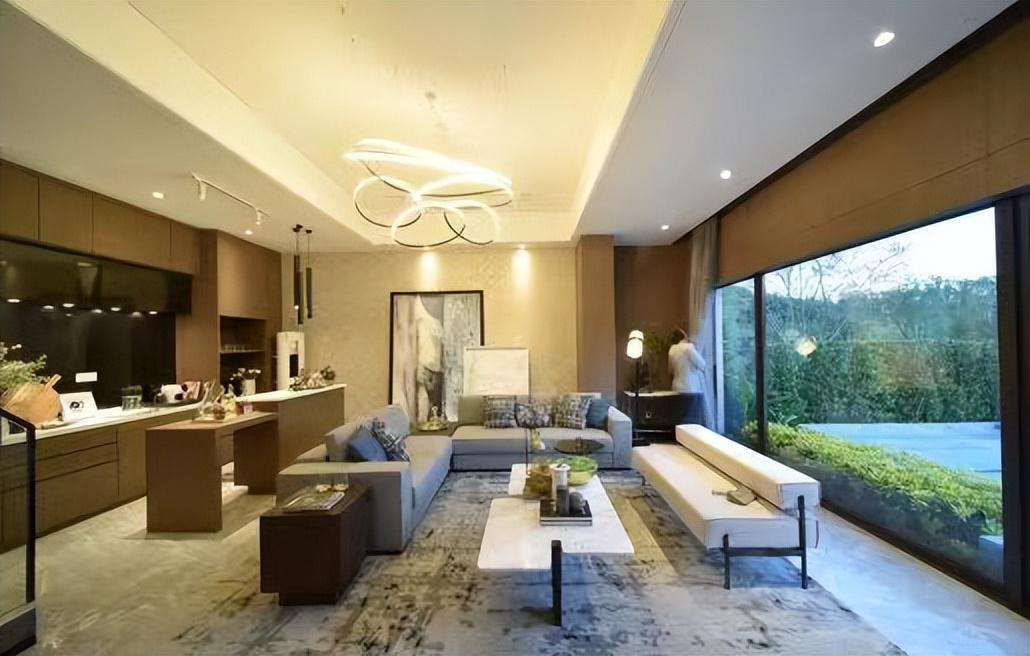 保利发展2024参与房地产三大工程,保利发展房地产开发经验