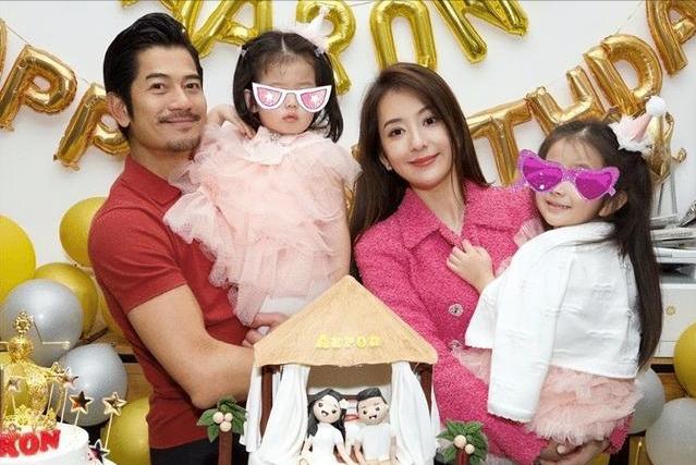 方媛晒合影为老公庆生,方媛晒礼物秀恩爱