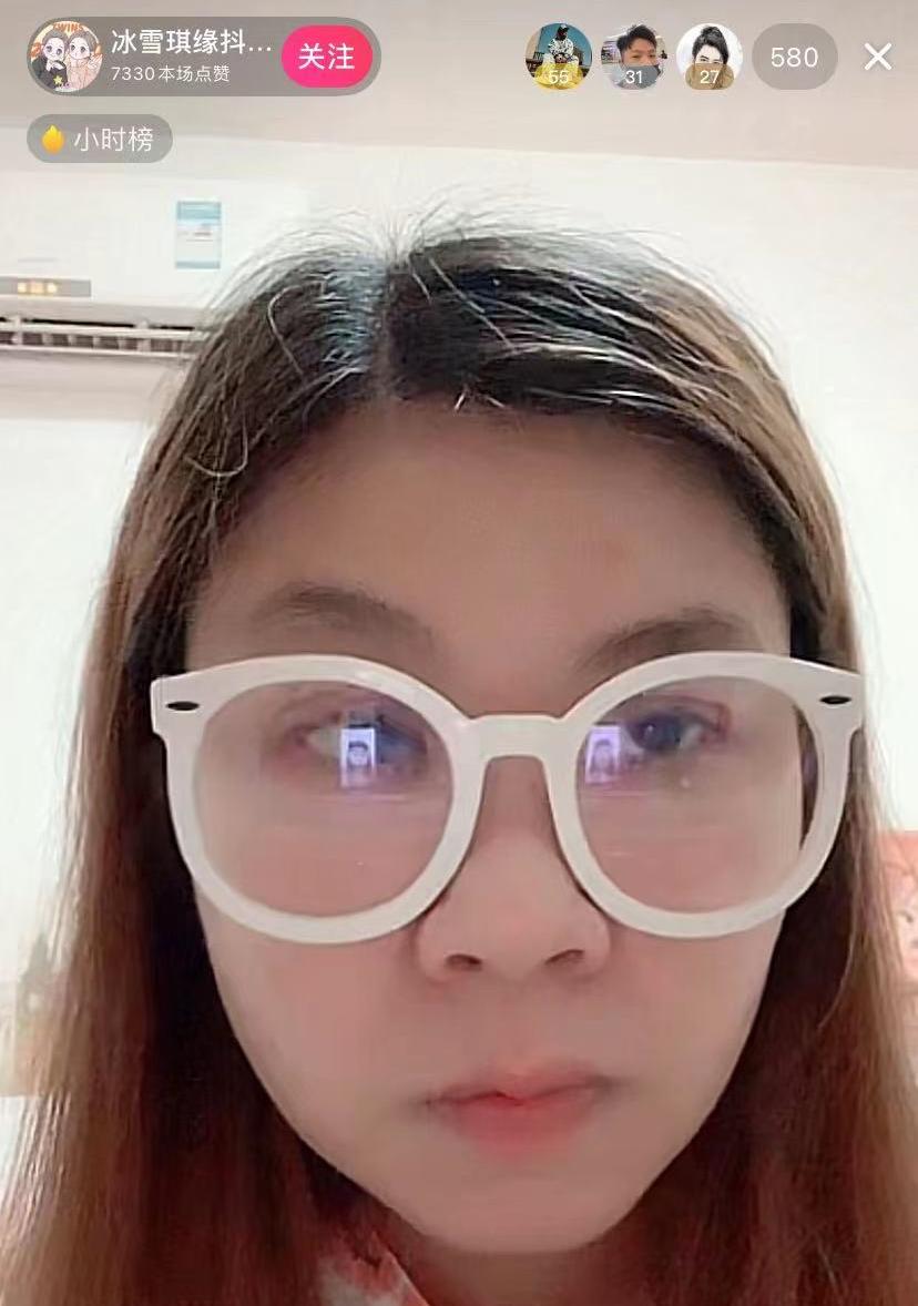 香港阿仪怎么红的,香港阿仪是怎么红的