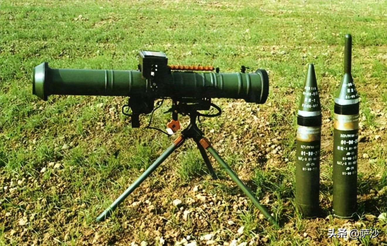 80年代部队使用的130火箭炮,中国83式履带122毫米火箭炮