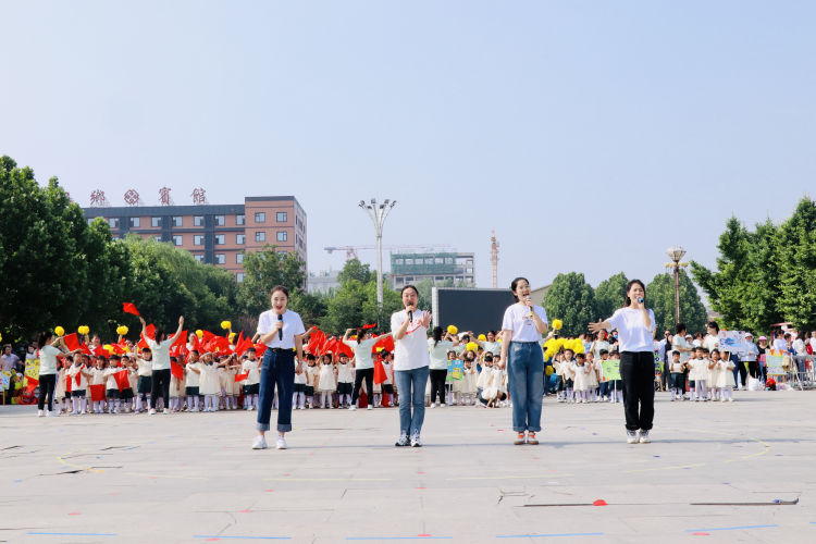 幼儿园小手拉大手运动会,大手拉小手幼儿园亲子活动