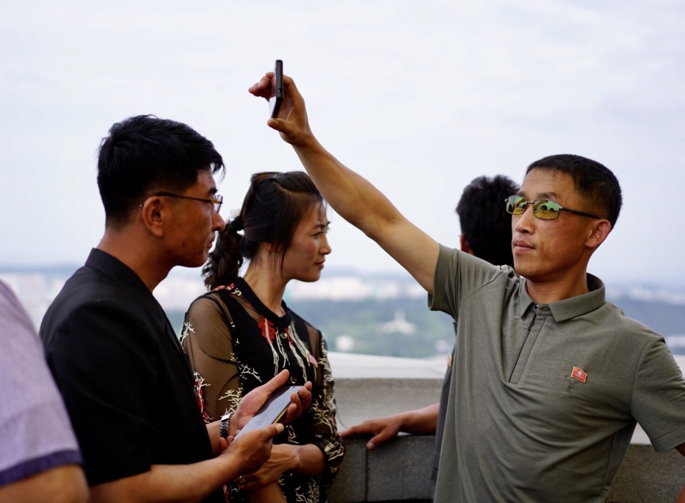 朝鲜用手机的人都干什么,朝鲜国家普通老百姓使用手机