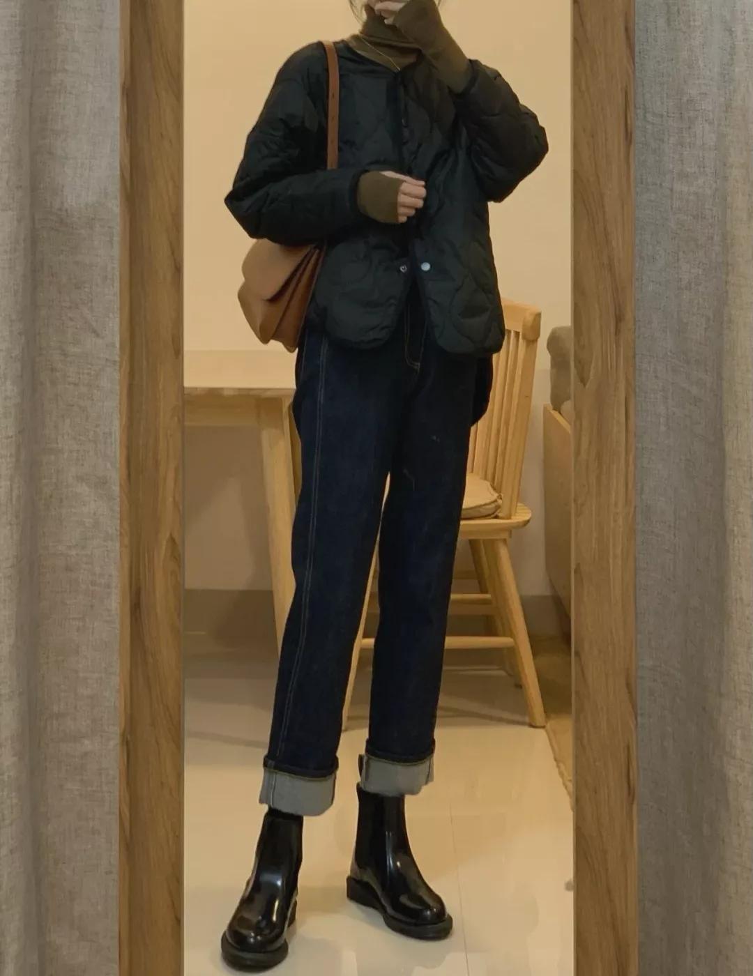 上了年纪的女人少穿这3种羽绒服,上了年纪的女装运动鞋