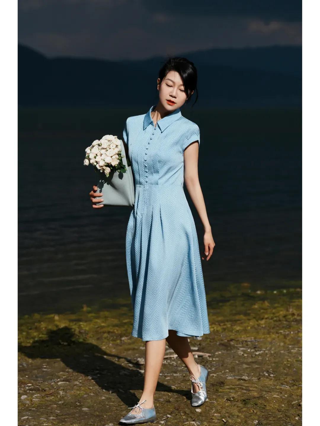 55岁减龄穿什么裙子好看,碎花裙子怎么穿才不显老