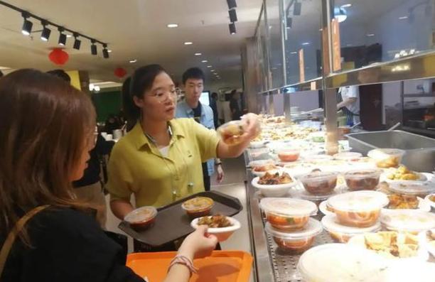 大学食堂违规案例,大学食堂的猫腻