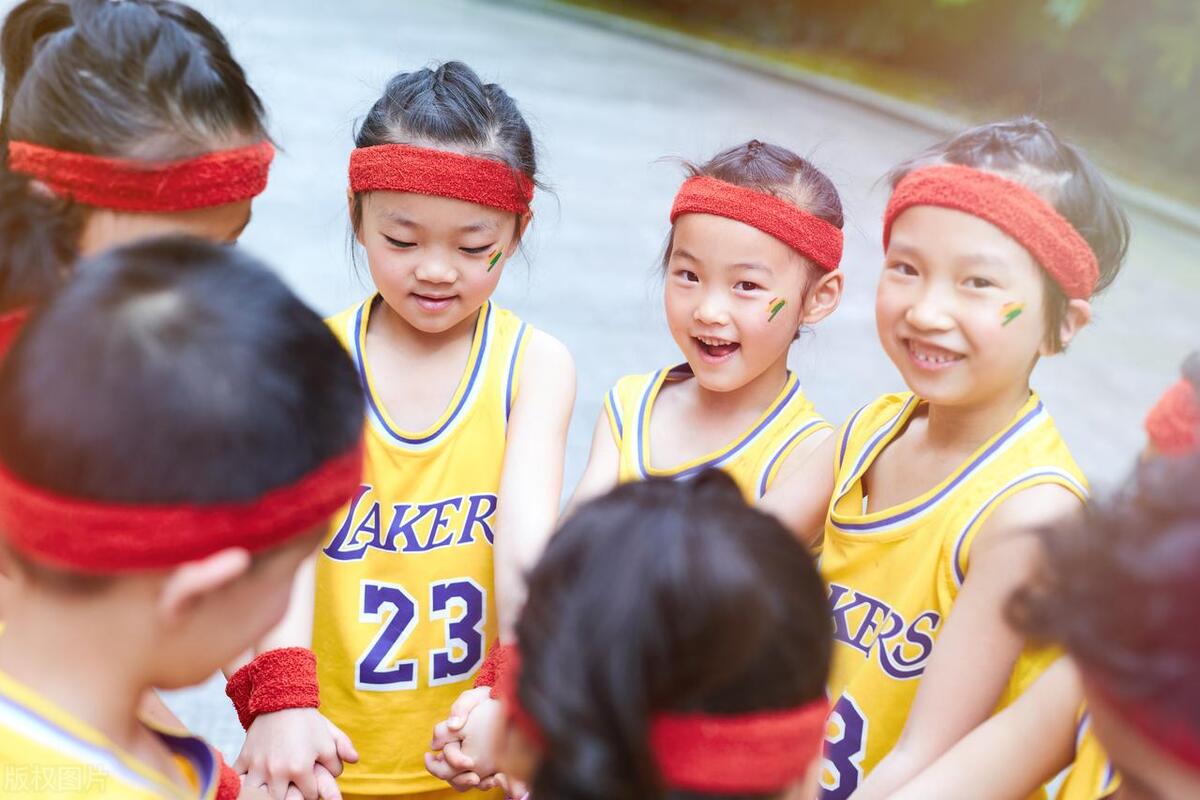 小孩宅家运动锻炼,适合10岁孩子在家运动