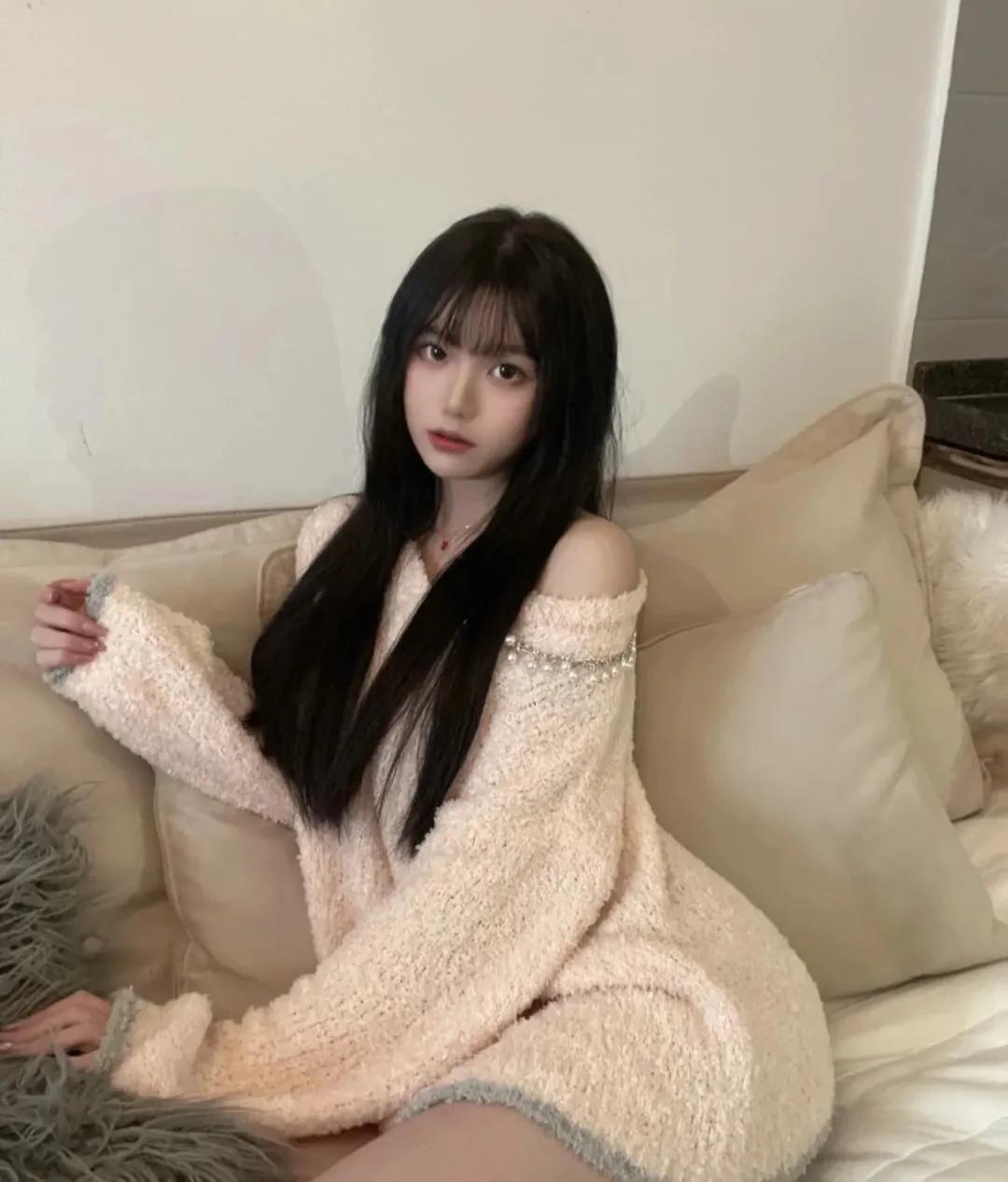 美女这*袜丝**有点紧啊