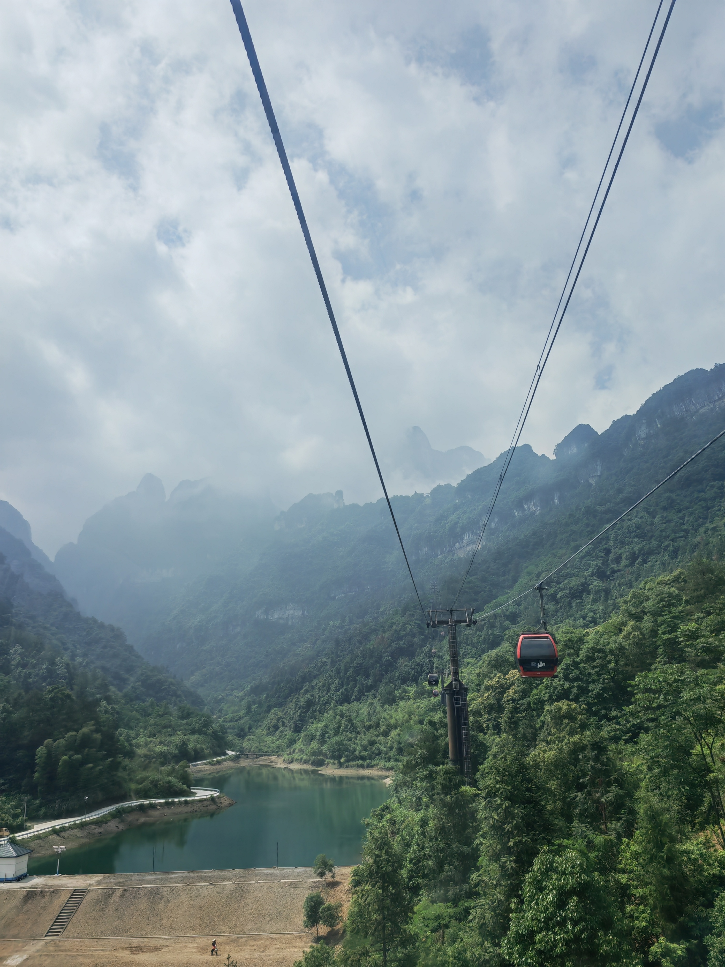 张家界凤凰古城六日游视频,重庆张家界凤凰古城六日游