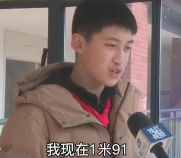 17岁男孩身高只有一米六怎么长高,小学生身高一米五到时候长高多少