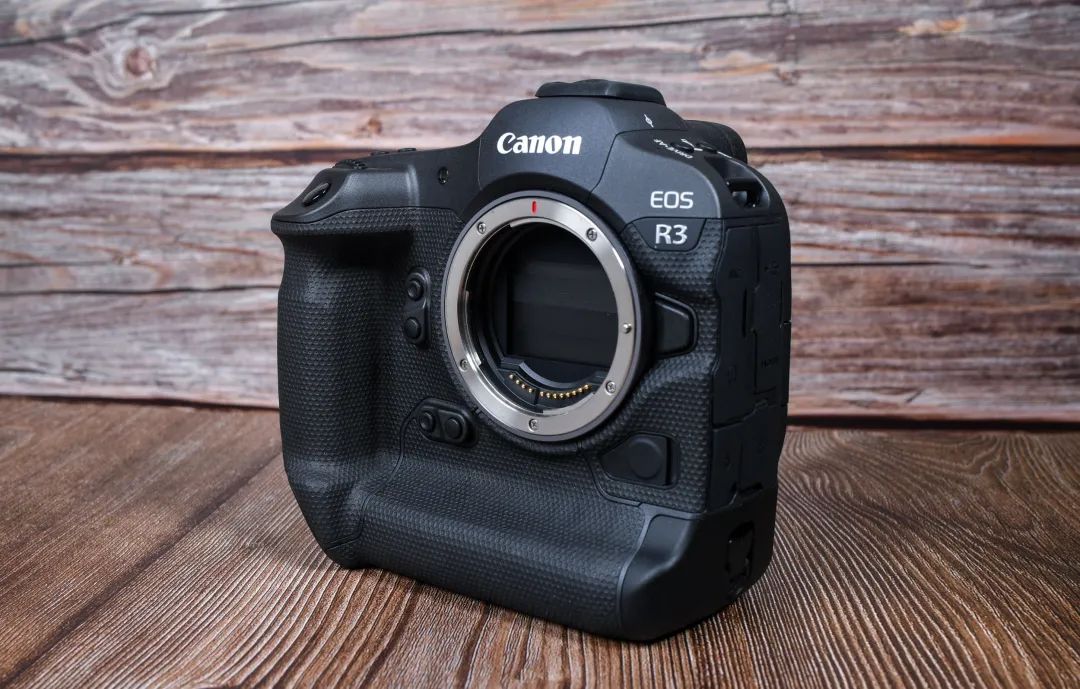 佳能eosr跟rp哪个好,佳能eosr3发布视频