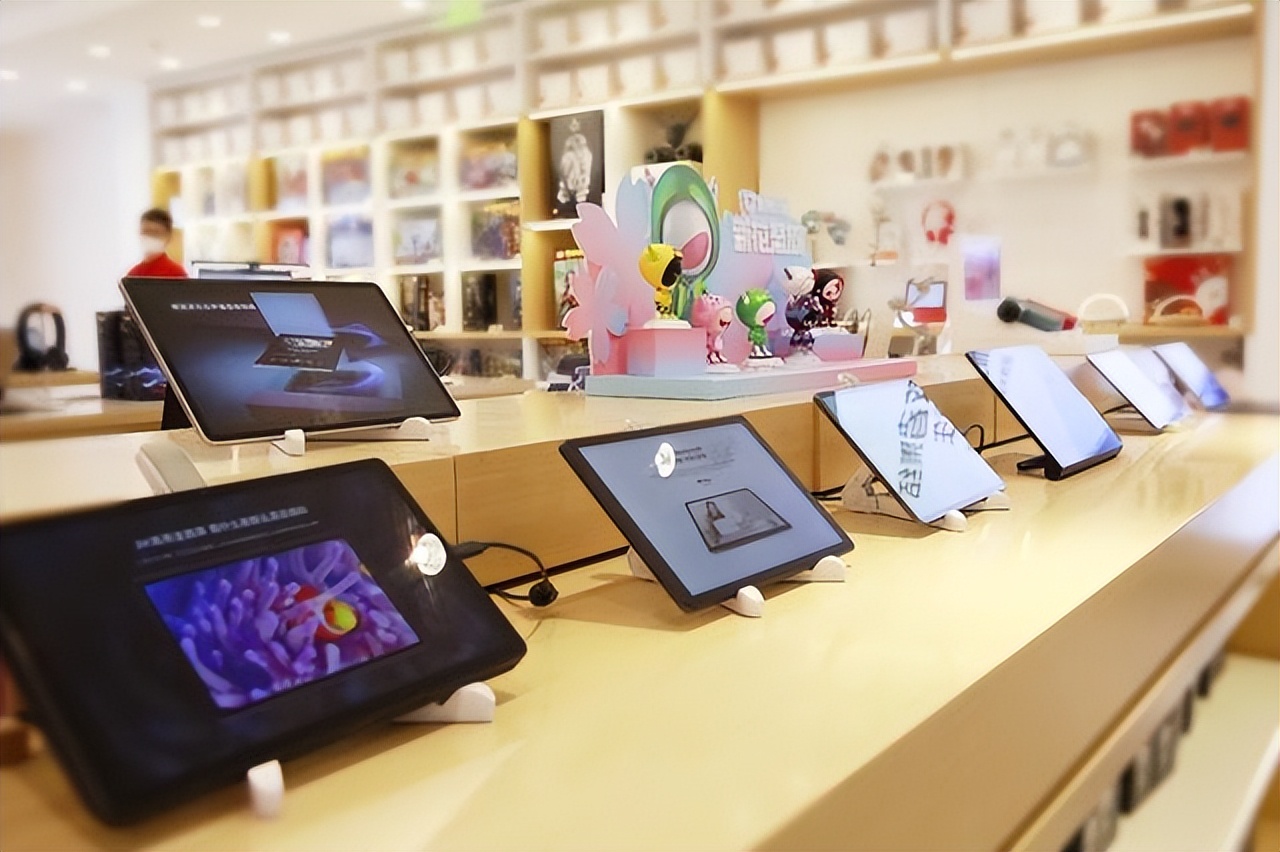 联想焕新季持续一个月满满特惠打造学习和办公“盛宴”