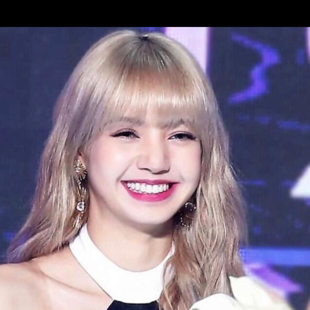 浅色头发发根长出来了只染发根,头发发根长出来了怎么才能染均匀