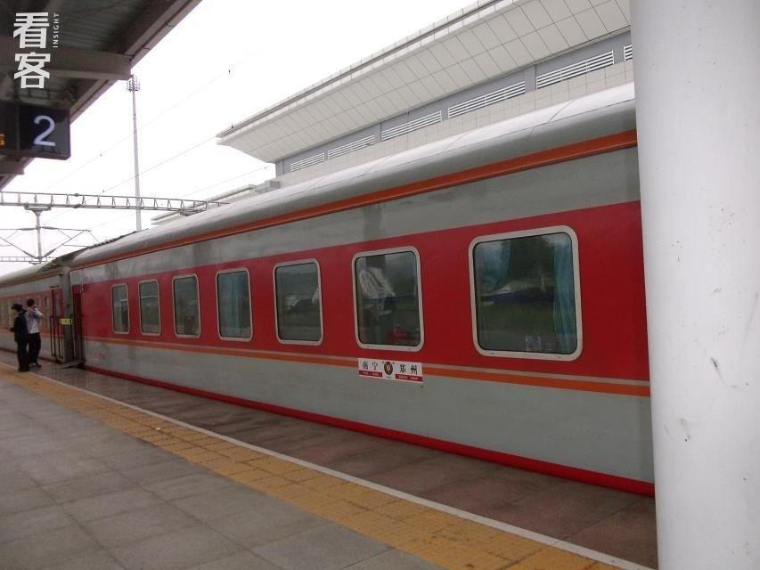 65岁阿姨离婚后骑行世界视频,65岁阿姨离婚后骑自行车游世界