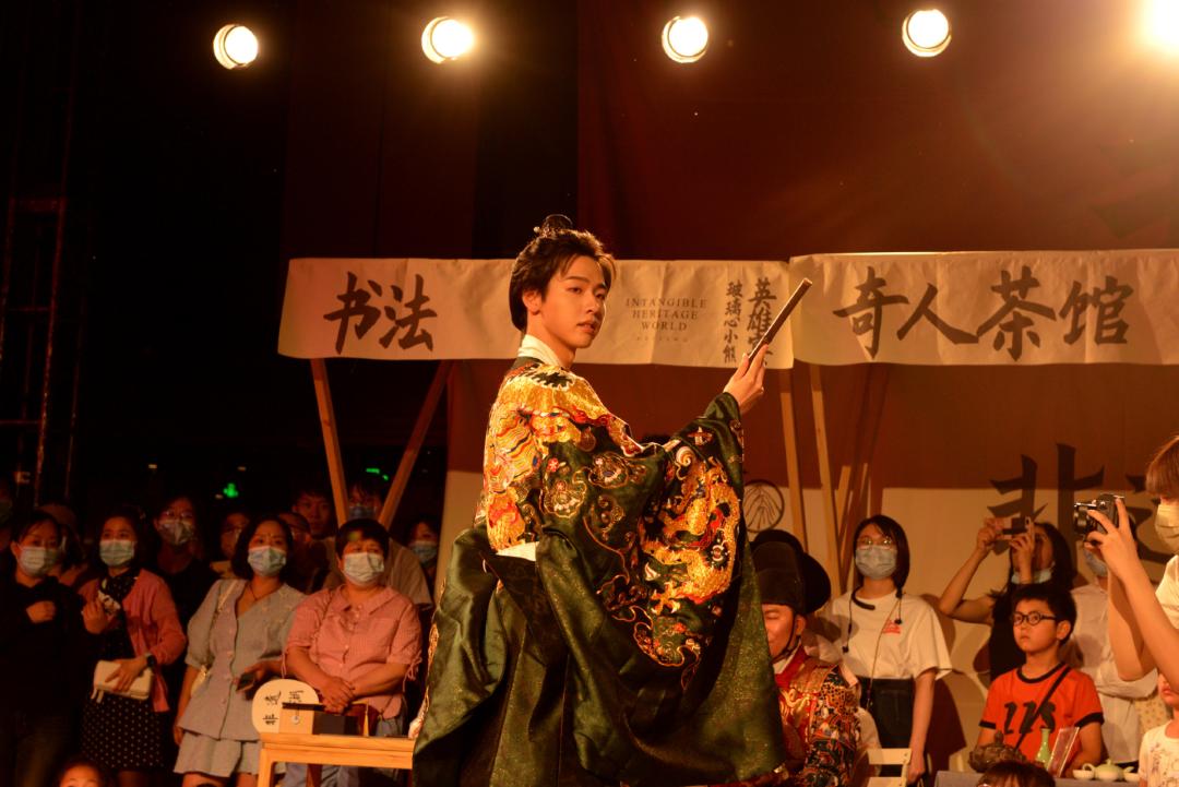 年轻人爱华为的手机,年轻人越来越爱国货的原因